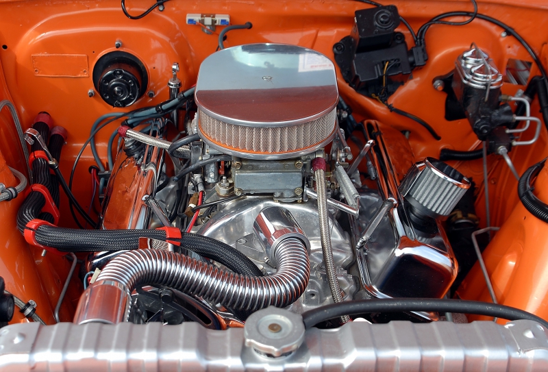 garagiste-PIERLAS-min_car-engine-1738309